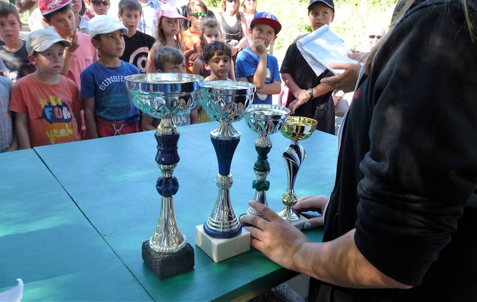 trophées du concours de pêche enfants