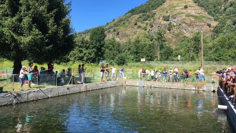 autour du bassin de pêche